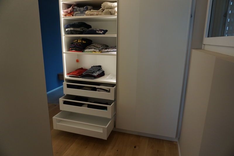 Kleiderschrank